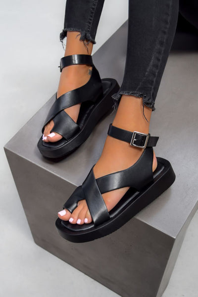 Shanah | Sandalias elegantes con un toque nostálgico
