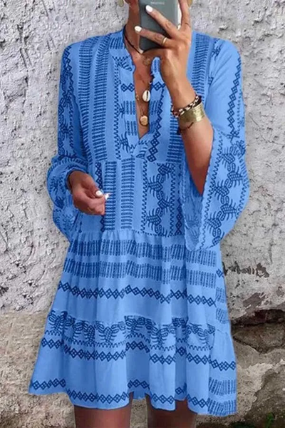 Vestido Floral con Manga Acampanada y Elegante Cuello Alto