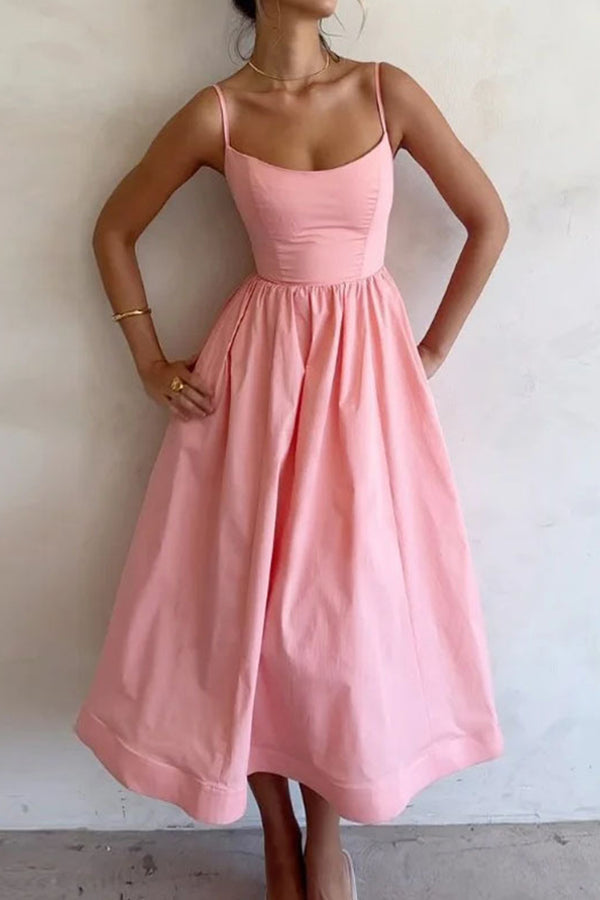 Vestido Sexy Teresa: Con Tirantes, Cuello en U y Elegantes Pliegues Sólidos