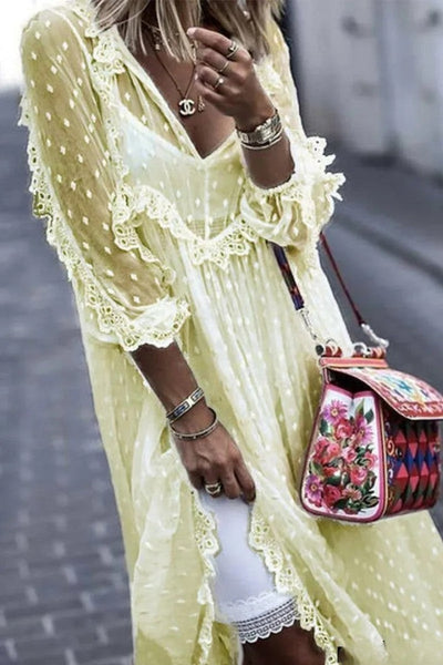 Teresa - Elegante vestido de encaje con escote en V y delicado ribete de fibra, ideal para ocasiones informales, con encantadores volantes y diseño liso.