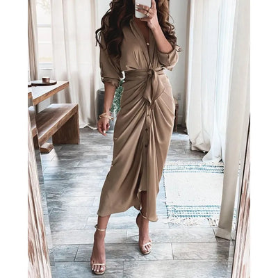 Vestido camisero plisado de satén con estampado y sofisticado detalle de vendaje - Paula