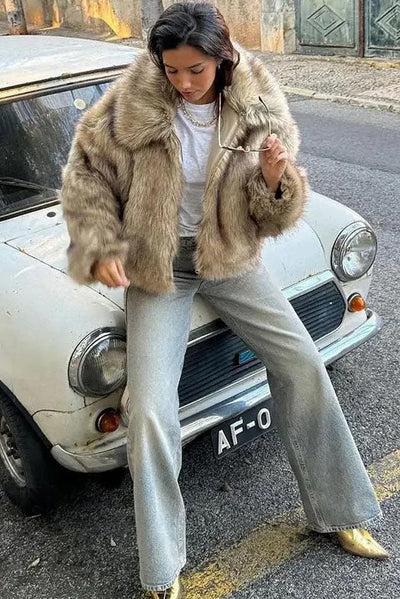 Chaqueta de cuero sintético elegante