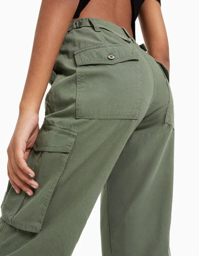 Estiloso pantalón cargo recto con ajuste personalizado