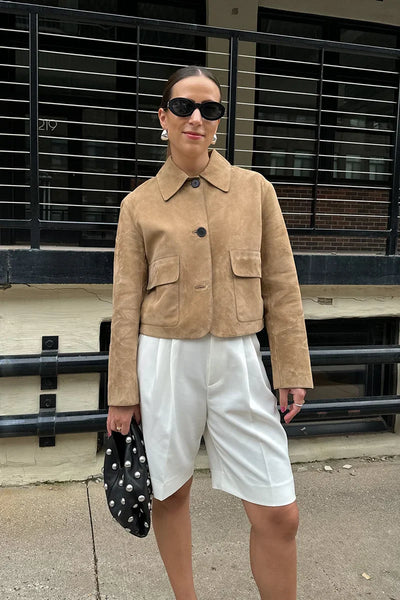 Chaqueta de cuero con apertura lateral