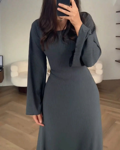 Vestido de punto Elena: Elegancia y estilo con lazo en la cintura