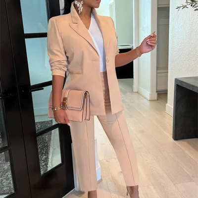 Conjunto Elegante de Blazer y Pantalones Hortensia