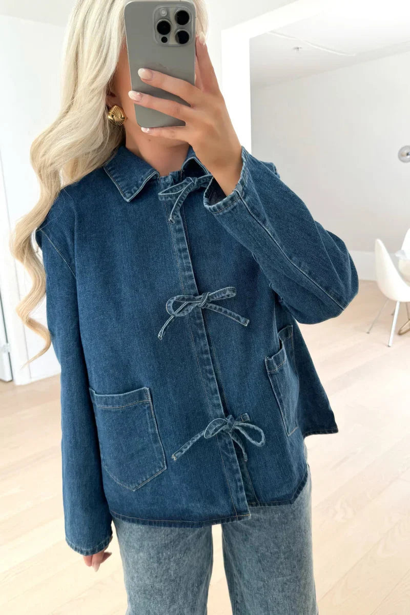 Chaqueta de mezclilla con lazo