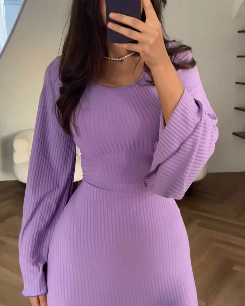 Vestido de punto Elena: Elegancia y estilo con lazo en la cintura