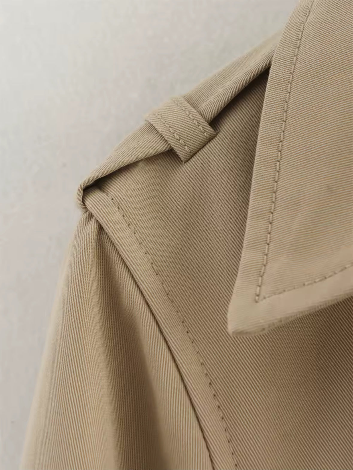 Abrigo recortado de gabardina para otoño - Mely