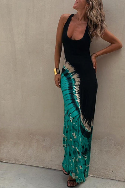 Elegante vestido cruzado ajustado con seductora espalda descubierta