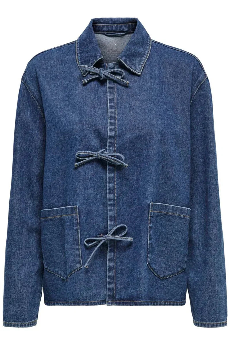 Chaqueta de mezclilla con lazo