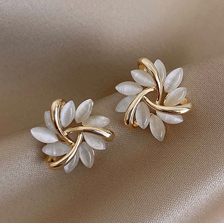 Pendientes de flores entrelazadas