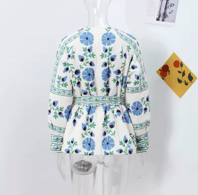 Chaqueta acolchada con cinturón floral - Amelia
