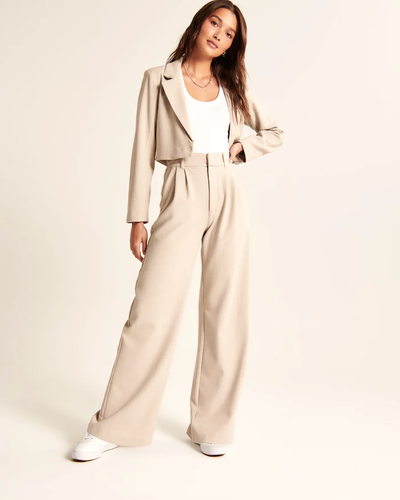 Pantalón Sastre Beige de Pierna Ancha Maria - Elegancia y Comodidad en Cada Paso