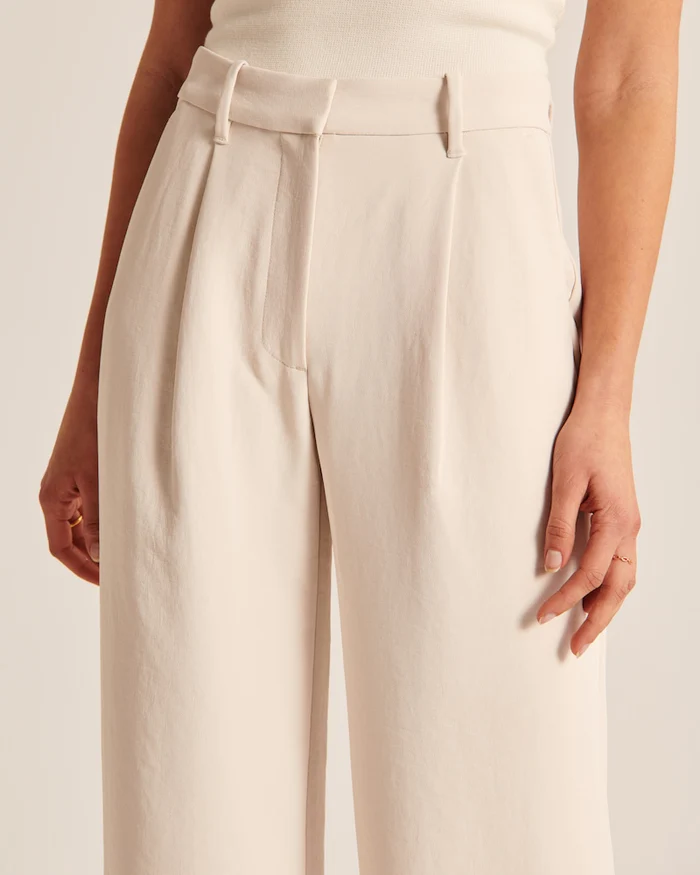 Pantalón Sastre Beige de Pierna Ancha Maria - Elegancia y Comodidad en Cada Paso