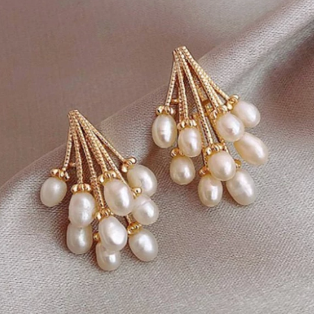 Pendientes de perlas en racimo