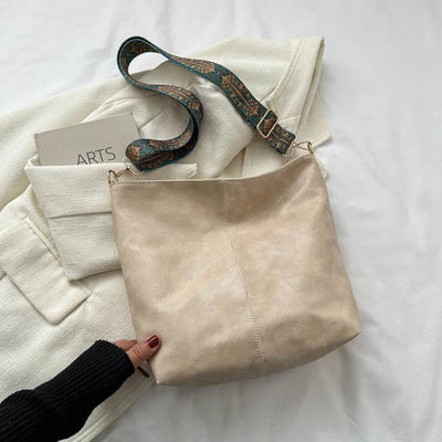 Bolso de Hombro Chelsey: Elegancia en Cuero Vintage