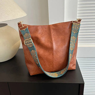 Bolso de Hombro Chelsey: Elegancia en Cuero Vintage