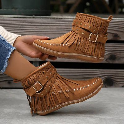 Elegante bota Capri con hebilla estilizada