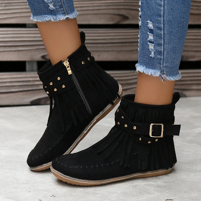 Elegante bota Capri con hebilla estilizada