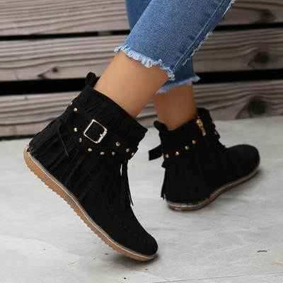 Elegante bota Capri con hebilla estilizada