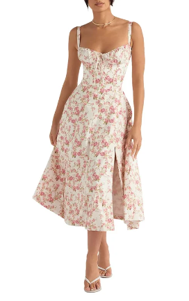 Vestido floral con corte ceñido en la cintura
