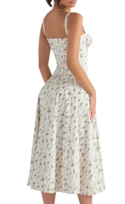 Vestido floral con corte ceñido en la cintura