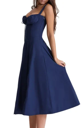 Vestido floral con corte ceñido en la cintura