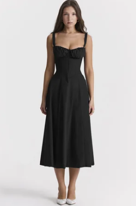 Vestido floral con corte ceñido en la cintura