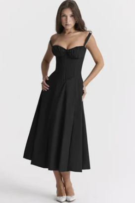 Vestido floral con corte ceñido en la cintura