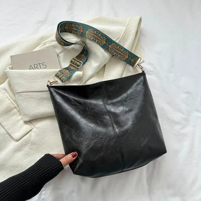 Bolso de Hombro Chelsey: Elegancia en Cuero Vintage