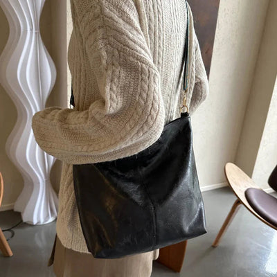 Bolso de Hombro Chelsey: Elegancia en Cuero Vintage