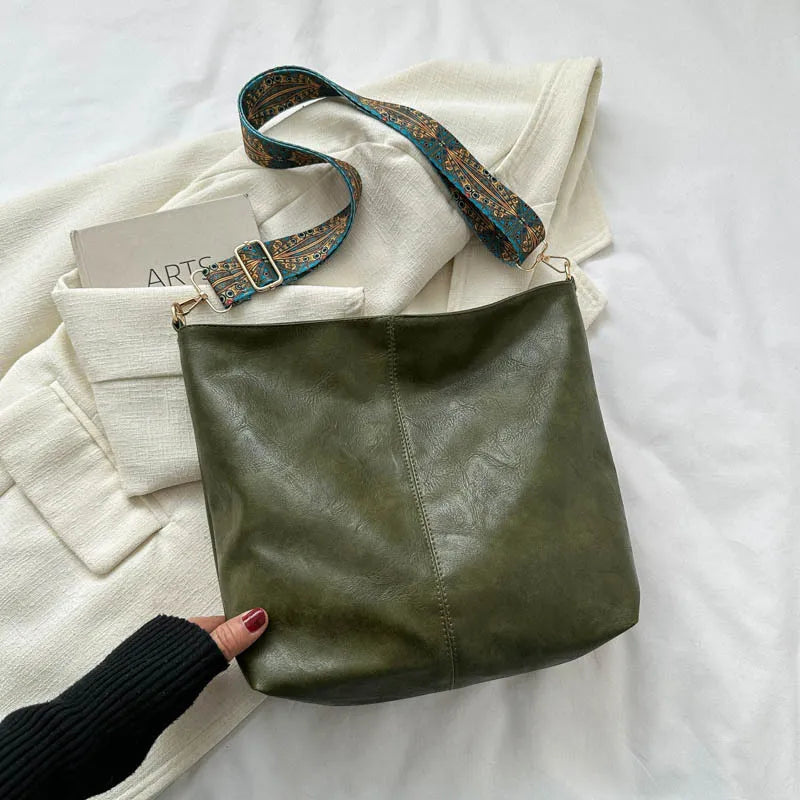 Bolso de Hombro Chelsey: Elegancia en Cuero Vintage