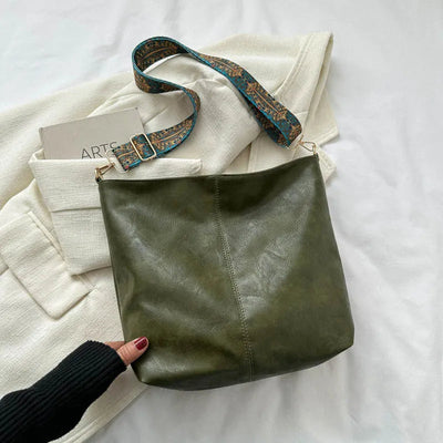 Bolso de Hombro Chelsey: Elegancia en Cuero Vintage