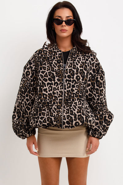 Abrigo retro de leopardo