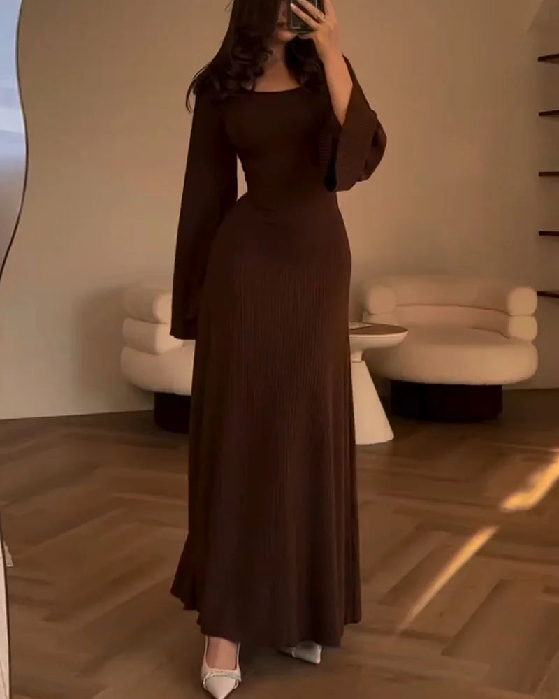 Vestido de punto Elena: Elegancia y estilo con lazo en la cintura