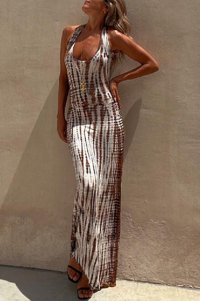 Elegante vestido cruzado ajustado con seductora espalda descubierta