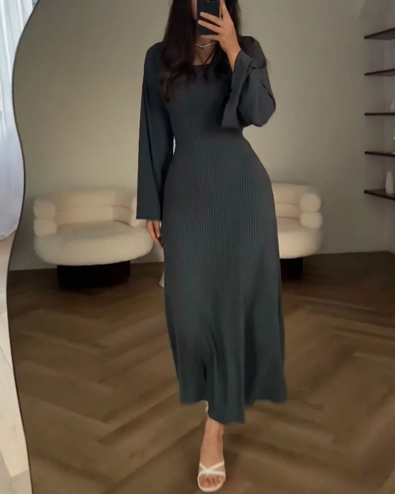 Vestido de punto Elena: Elegancia y estilo con lazo en la cintura
