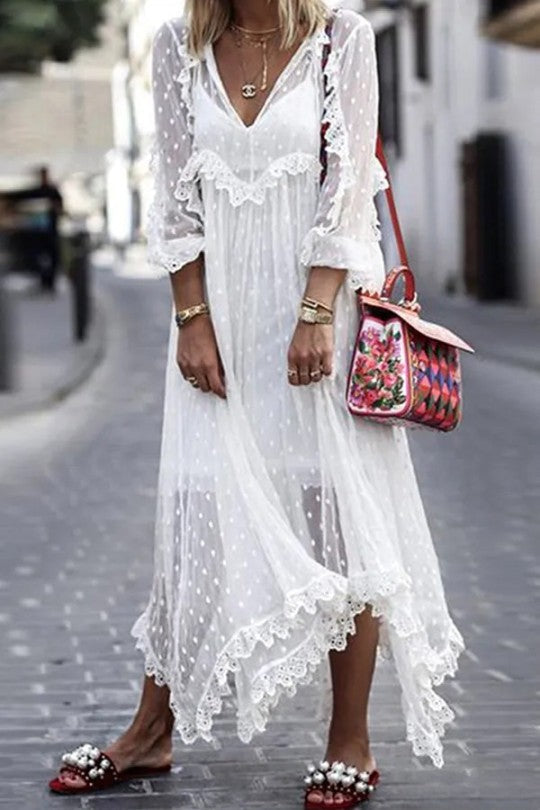 Teresa - Elegante vestido de encaje con escote en V y delicado ribete de fibra, ideal para ocasiones informales, con encantadores volantes y diseño liso.