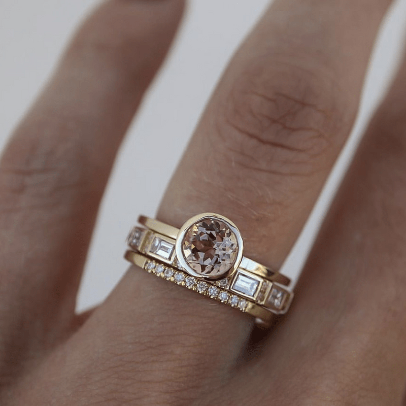 Banda Elegante con Cristal en Oro