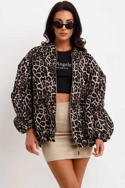 Abrigo retro de leopardo