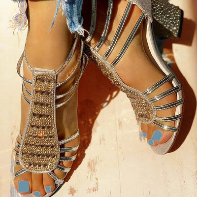 Carrie | Descubre la nueva colección: ¡Sandalias elegantes y brillantes para cada ocasión!