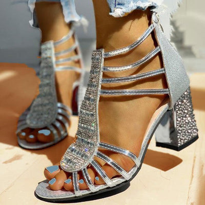 Carrie | Descubre la nueva colección: ¡Sandalias elegantes y brillantes para cada ocasión!