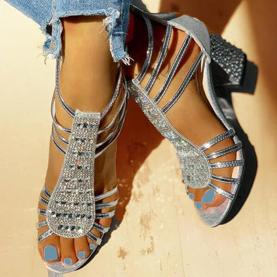 Carrie | Descubre la nueva colección: ¡Sandalias elegantes y brillantes para cada ocasión!
