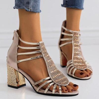 Carrie | Descubre la nueva colección: ¡Sandalias elegantes y brillantes para cada ocasión!